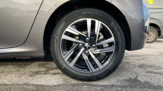 Peugeot 208 1.2 PureTech 100 Allure Premium 5dr Petrol Hatchback